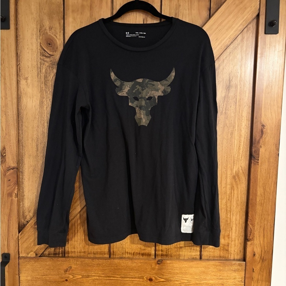 Boy’s Under Armour Youth Long Sleeve T-Shirt - Size XL